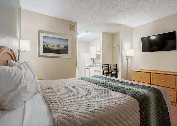 Motel Hometowne By Red Roof - Dunlap Ave 2*