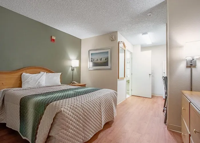 Motel Hometowne By Red Roof - Dunlap Ave 2*